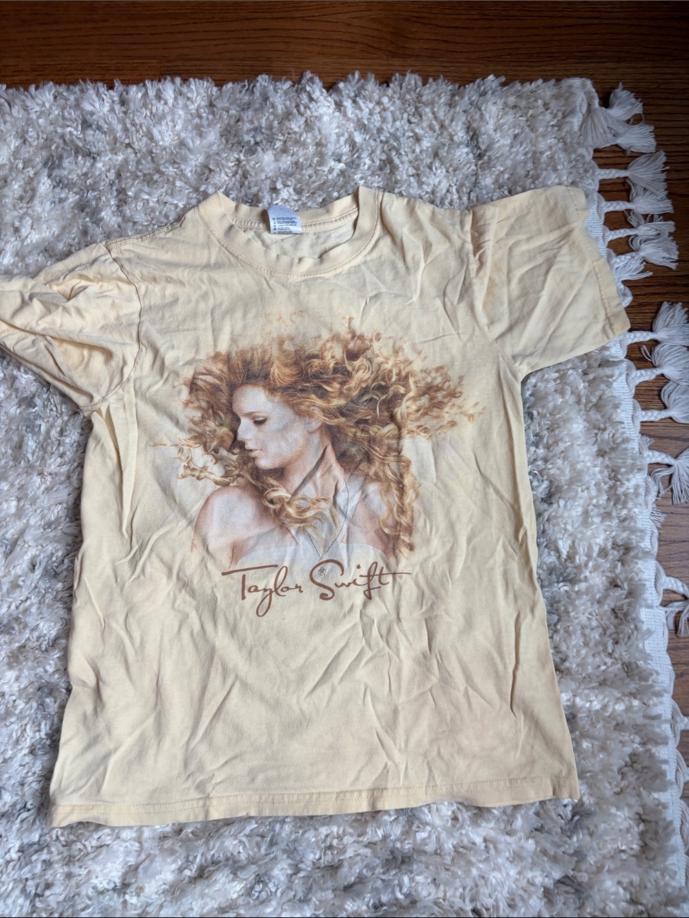 Taylor Swift Cream Graphic Short Sleeve Tee